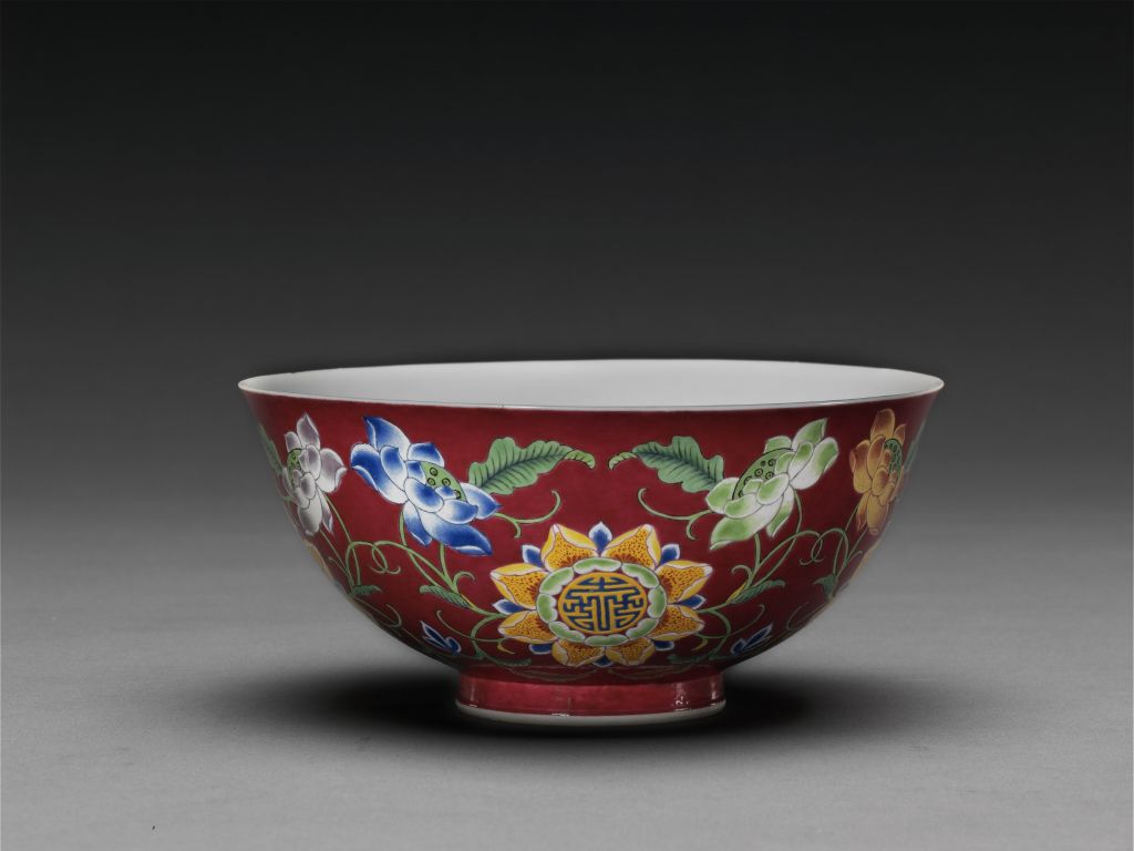 图片[1]-Carmine enamel bowl with bright flower pattern-China Archive